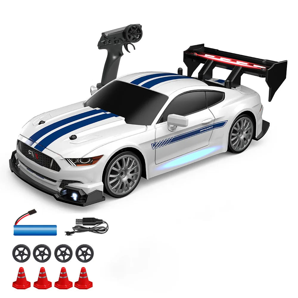 Drift RC Car 4WD 1:24 2.4G Alta Velocidade com Luz Controle Remoto Carro Brinquedo GTR Modelo AE86 Veículo RC Carro de Corrida Brinquedo para Crianças Presente